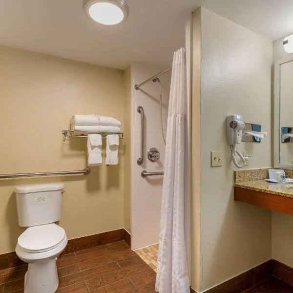 Comfort Inn & Suites, hotel v destinaci Milford