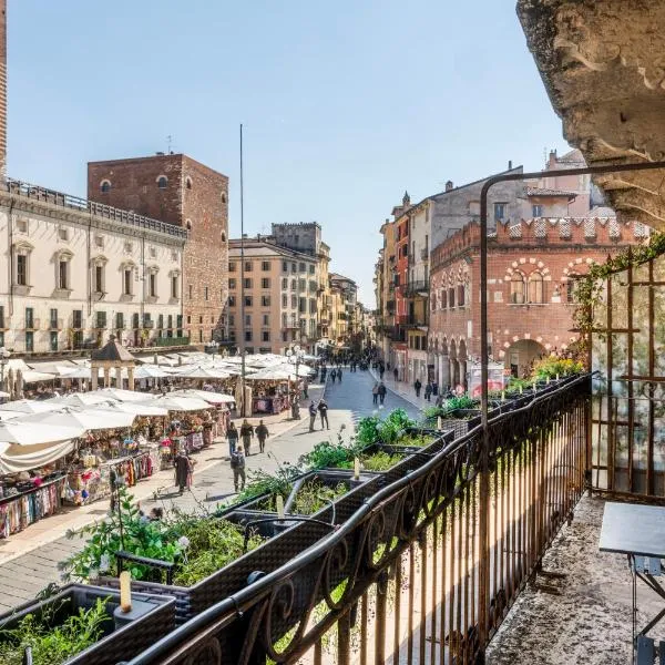 Luxury Apartment on Piazza Erbe, hotel in Verona