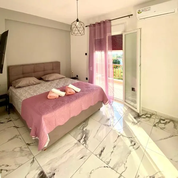 Eva's Apartments with great view, hotel in Pálioura