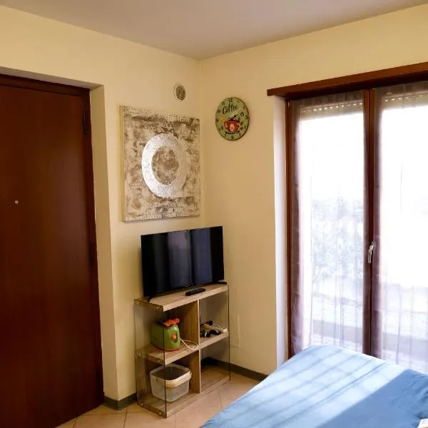 Casa Segantini - Relax Patio Apartment 1, hotel u gradu 'Arco'