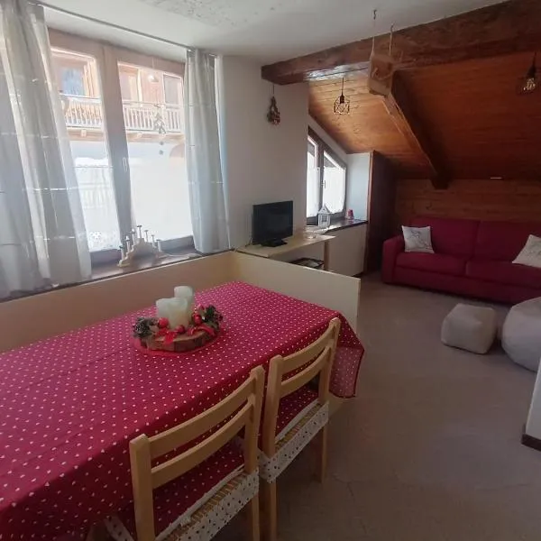 Casa Ariele - Grande Appartamento, hotel i Vermiglio