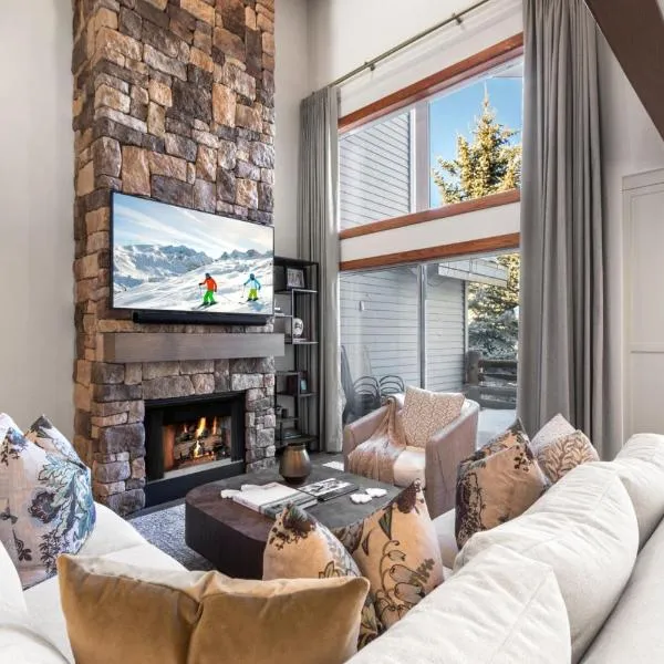 KBM Resorts Upgraded Easy walk to Main St Close to Deer Valley hot tub gas fireplace BCC-1101, hotel v destinaci Park City