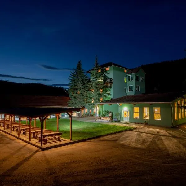 Zöldsziget Menedék, Rendezvény-és pihenőház, hotel in Bárna