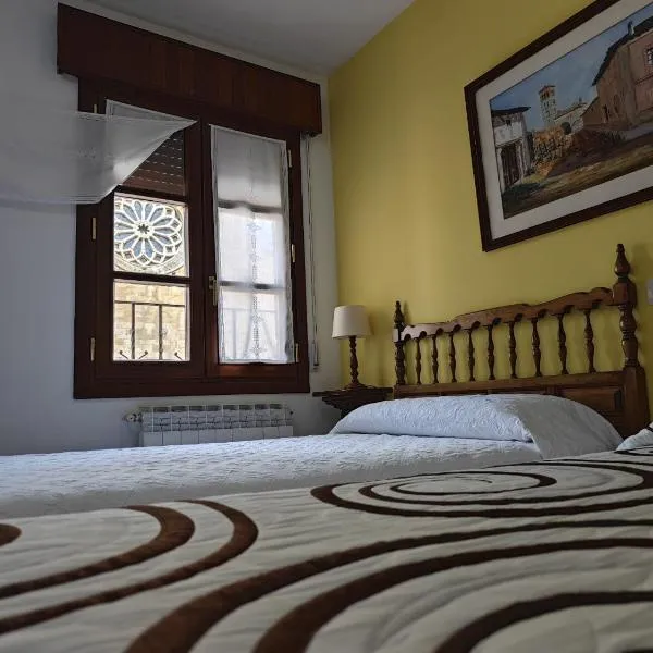 Hostal las Cantigas, hotel v destinaci Villalcázar de Sirga