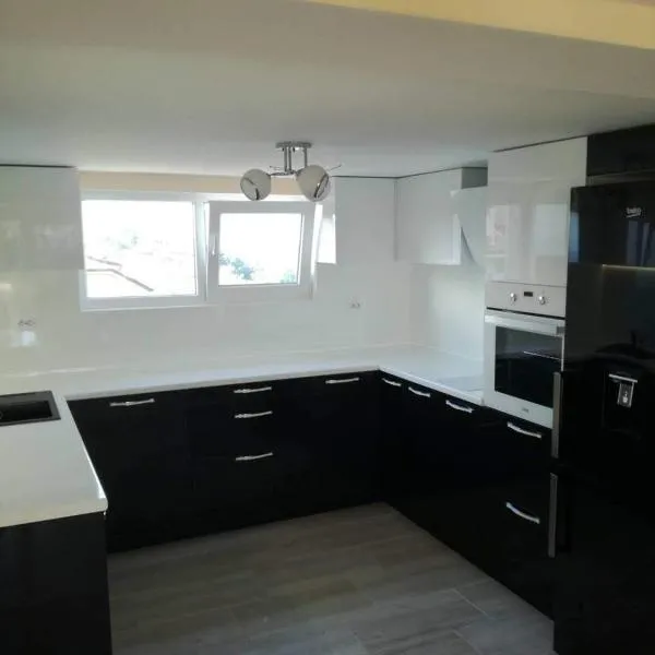 Lux Maisonette, Hotel in Tschernomorez