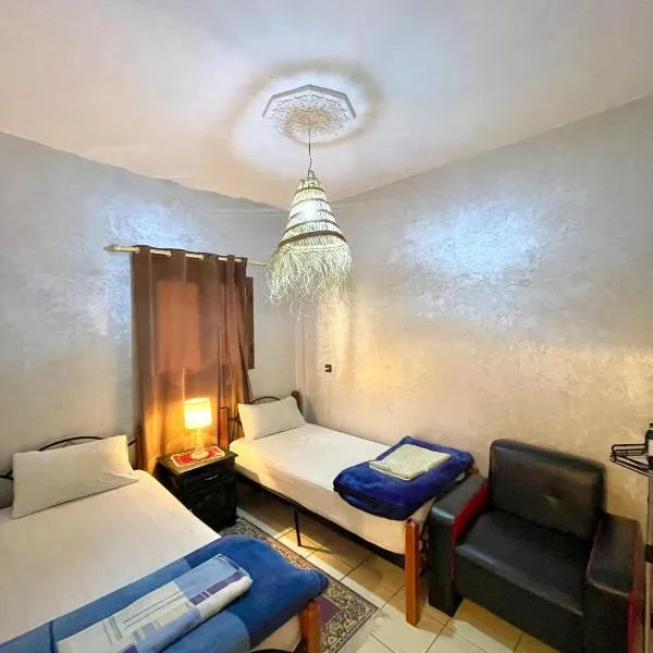 Surf Like a Local Authentic Home Stay, hotel en Agadir