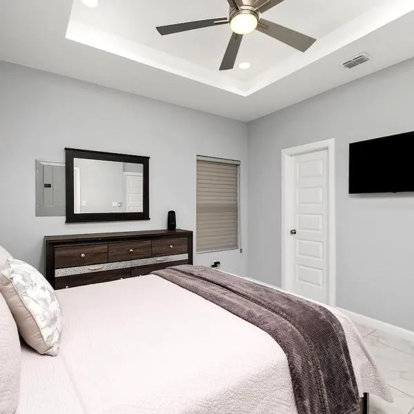 Peaceful & Cozy Hideaway Unit #2, hotel v destinaci Edinburg