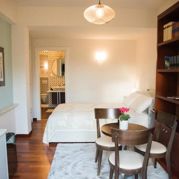 Erasmia's studio, hotel di Níkaia