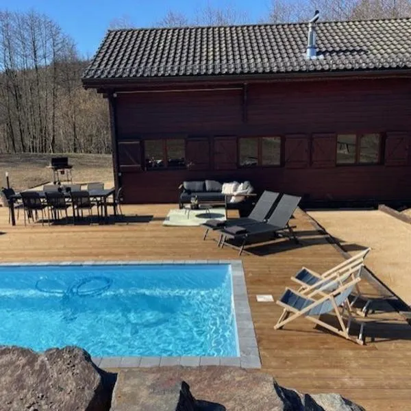 Chalet cosy Francorchamps, hotel in Stavelot