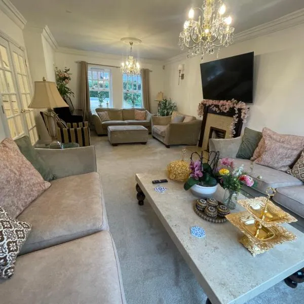Beautiful 6 Bedroom House Oxford City, hotel in Oxford