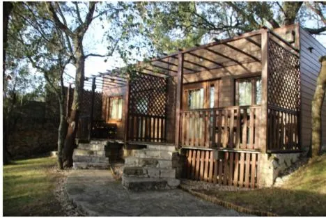 Casas da Gruta - Bungalows, hotel en Mira de Aire