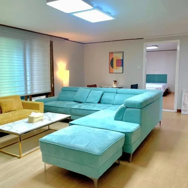 Mid-century design Modern house, hotel in Seoul