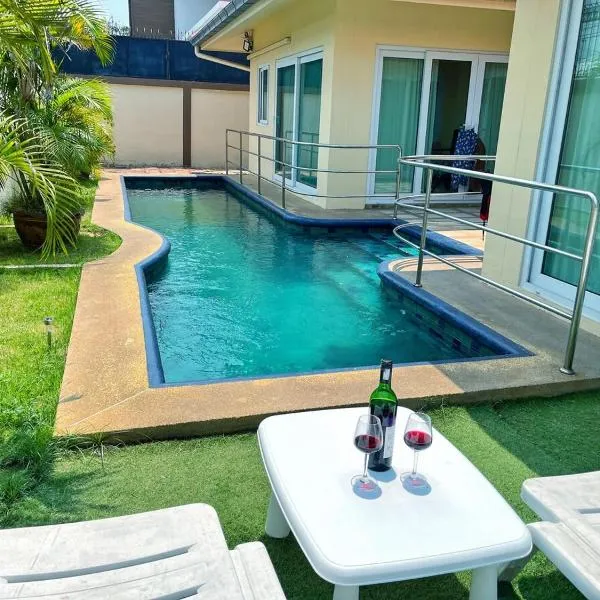 2 BR villa with private swimming pool and jacuzzi 350m from beach, hotel in Pattaya South