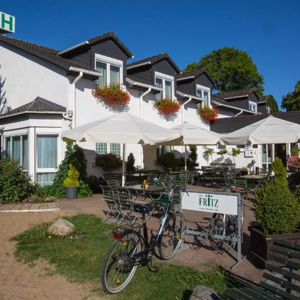Das FRITZ Hotel Schwerin schöne Lage im Grünen mit regionaler Küche kostenfreien Parkplätzen und E Ladestation, hotel in Schwerin