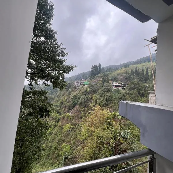 Hill Side Sharma Homestay, hotell sihtkohas Darjeeling