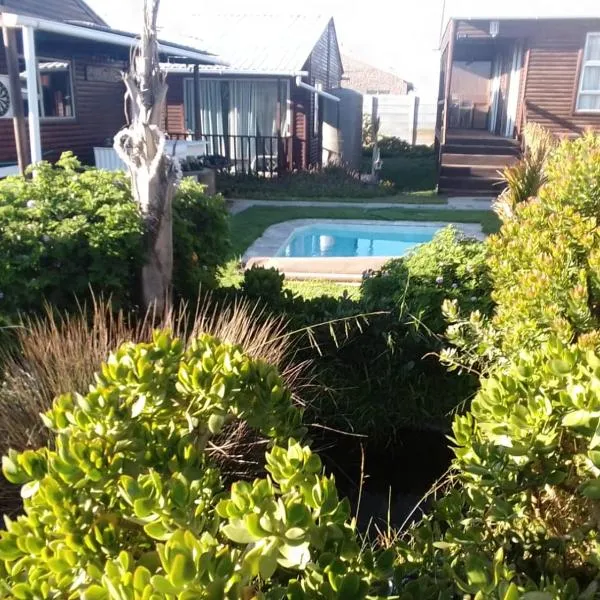 CoCo de Mer - Self Catering Log 2, hotel in Lambertʼs Bay