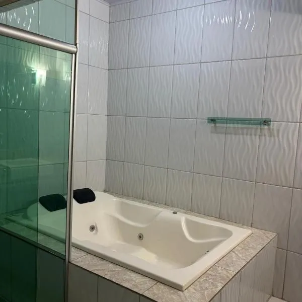Casa aconchegante com hidro, khách sạn ở Parauapebas