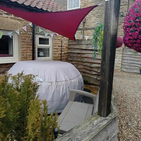 Larch Cottage Ruston with hot tub, dogs go free, hôtel à Scarborough