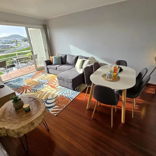 Green Seaty View, hotel em Ponta Delgada