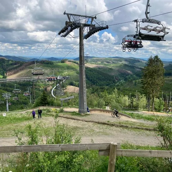 Haus am Skilift Postwiese, hotel em Winterberg