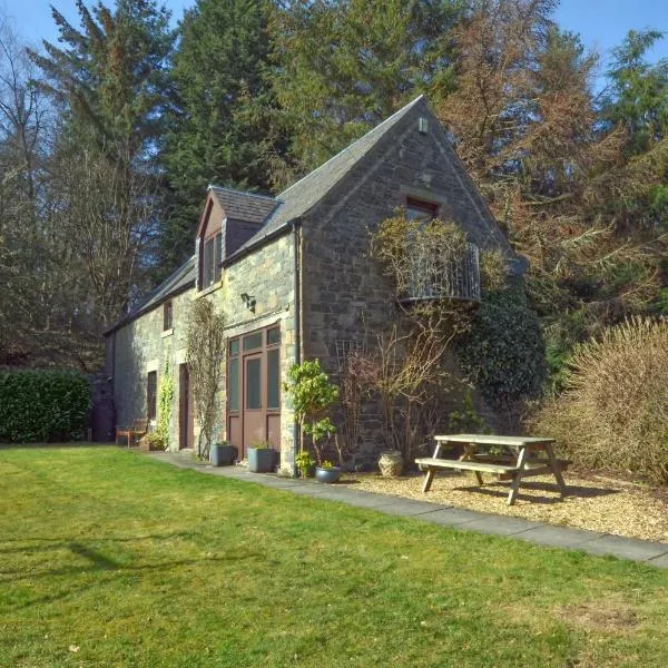 Black Barony Home Farm Cottage, hotel v destinaci Eddleston