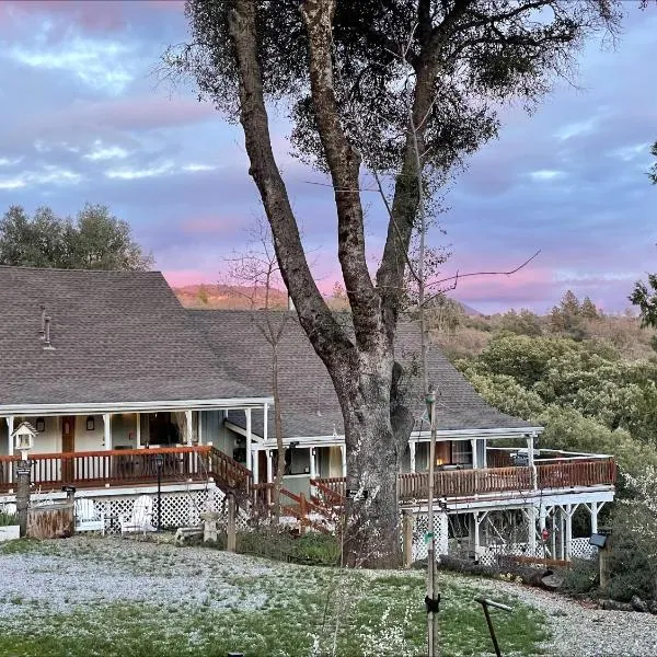 Sierra Mountain Lodge - Vacation Rentals - Yosemite, hotel v destinaci Ahwahnee