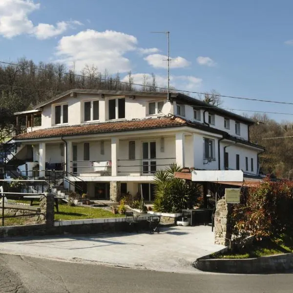 Da Rosy – hotel w mieście Pontremoli