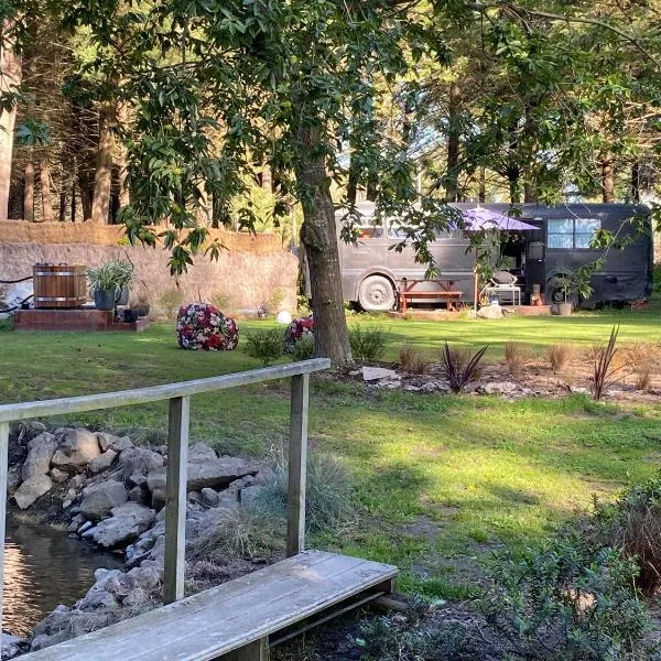 Fiery Peak Glampsite with Stargazing & Hot Tub, hotel in Geraldine
