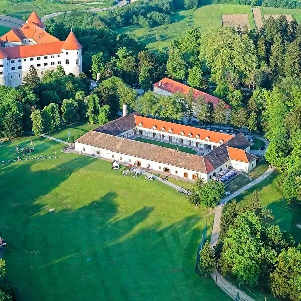 Mokrice Castle Estate, hotel u Čatežu ob Savi