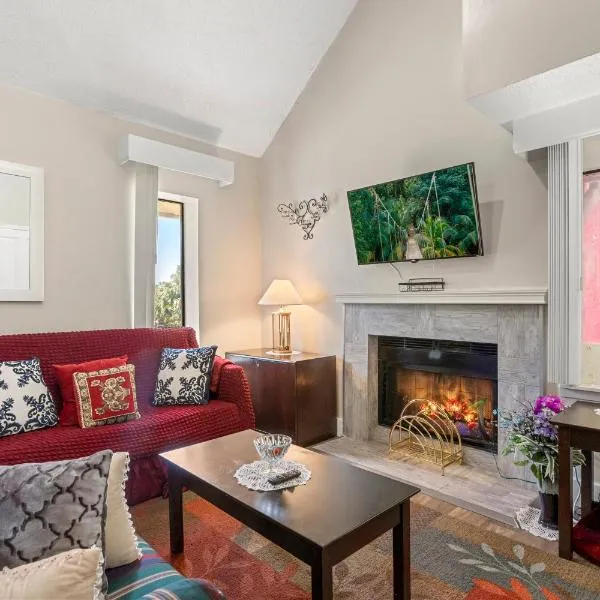 Tranquil Haven 2BD 2BA Paradise 10min to Orlando's Best Theme Parks, hotel v Orlandu