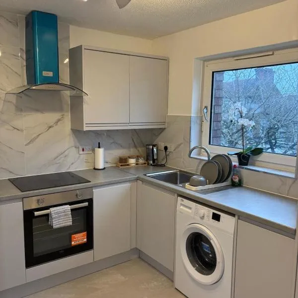 Jay3 Suites - Spacious Entire Apartment in London, hotell i Dagenham