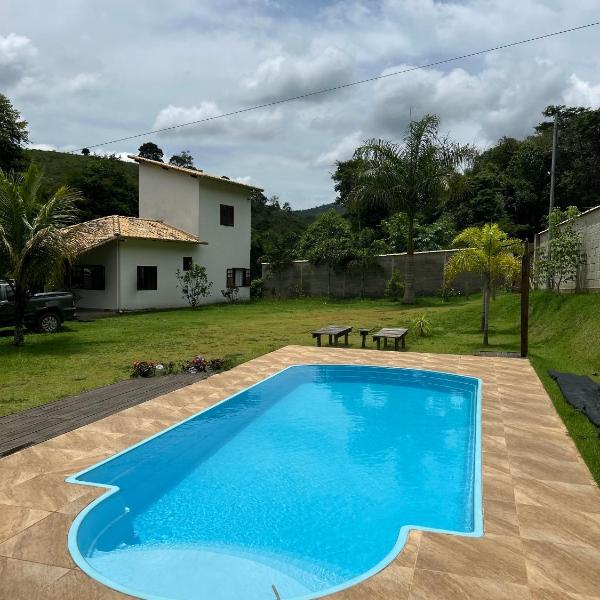 Linda Casa de campo em meio a natureza