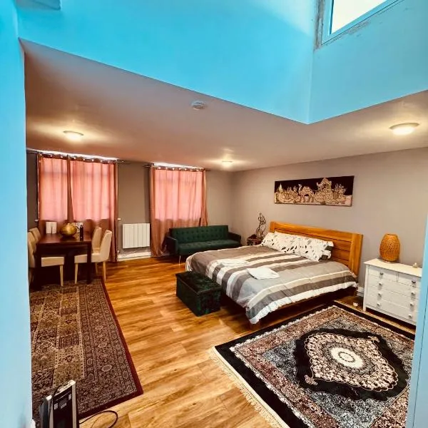 studio flat very closeLHR to LHR, hotel v destinaci Staines