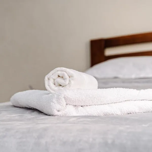 Two - bedroom Nicole Testimitanu, hotel in Chişinău