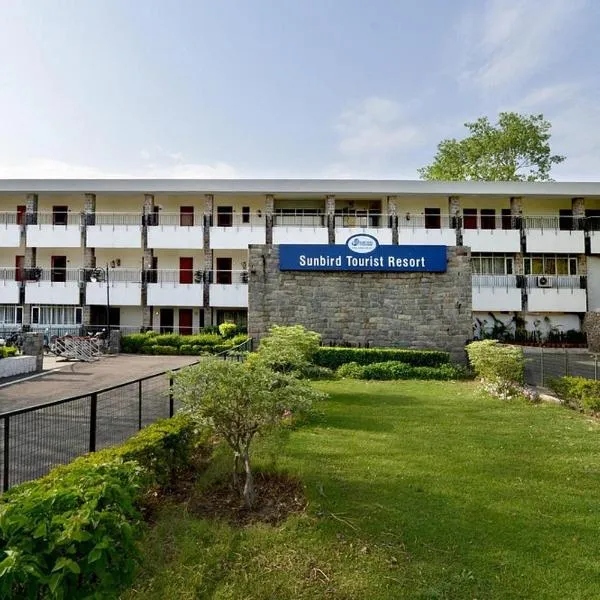 Sunbird Tourist Resort, hotel in Faridabad
