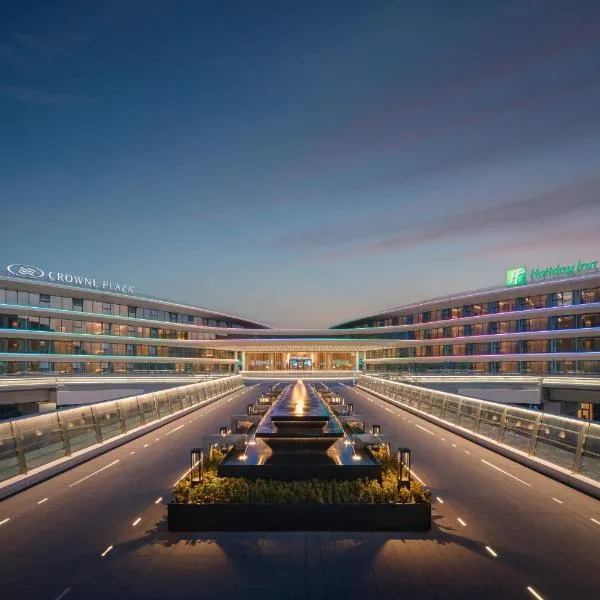 Crowne Plaza Wuhan Tianhe Airport by IHG, hotel di Wuhan