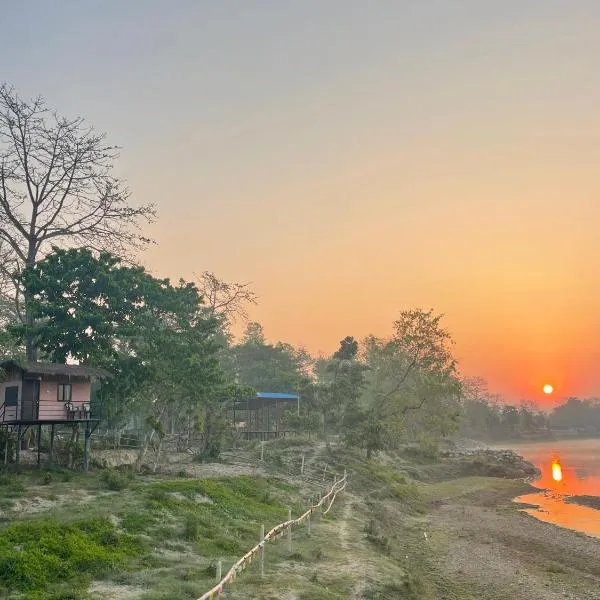 Bamby Chilling House - Feel The Nature, hotel in Sauraha