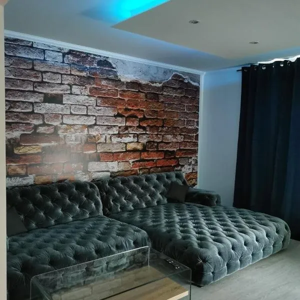 Apartman Aniko, מלון בדונייסקה סטרדה