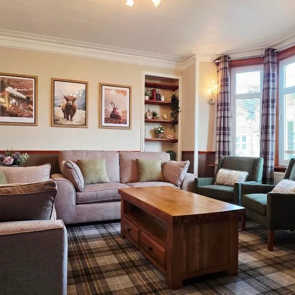 Inverness City 4 Bedroom house free parking, hotel en Inverness
