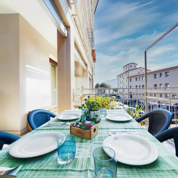 LAKE VIEW 20 - free wi-fi - just 50 meters from the lake, hotel v destinaci Sarnico