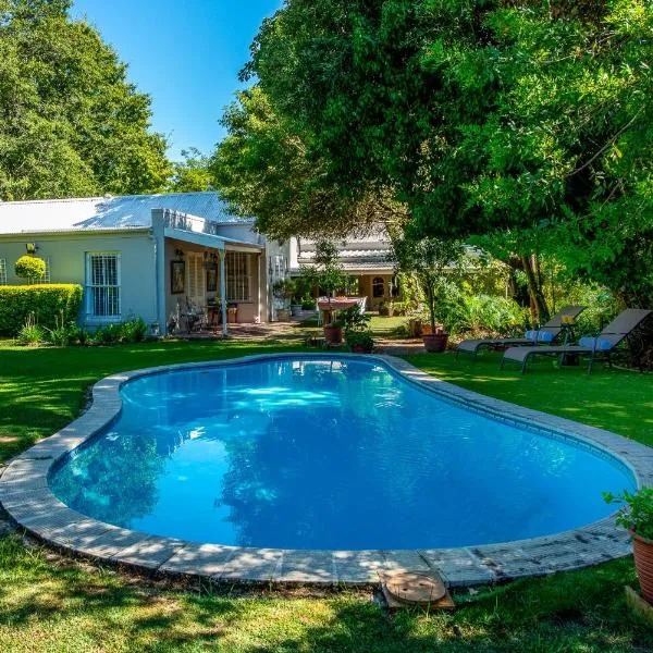 Beautiful country house set in lush garden, hotel en Wellington