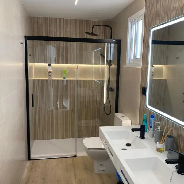 San Fernando, hotel in Lora del Río