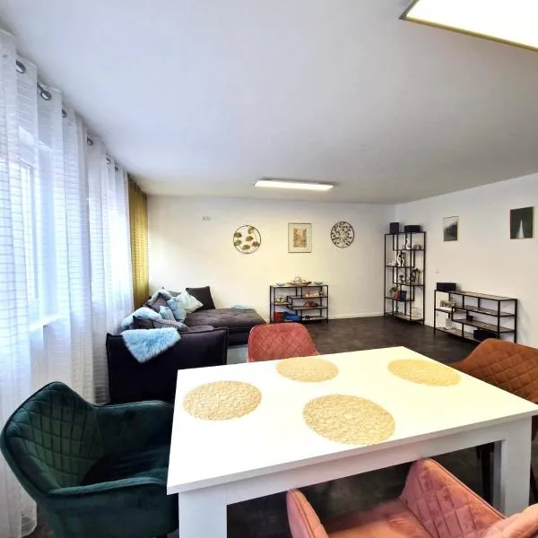 Zentrale Wohnung in Göppingen, Bahnhof fußläufig erreichbar, hotel in Göppingen