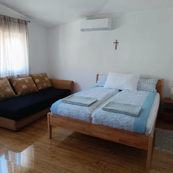Studio Apartman Totus Tuus, hotel v destinaci Mostar