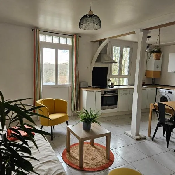 Petite maison 2 chambres Guéret, hotel v destinaci Guéret