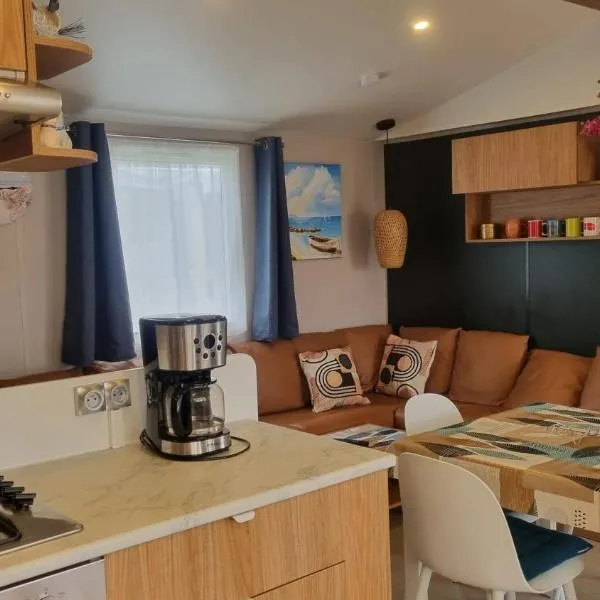 Charmant bungalow à Piriac-sur-Mer avec piscine partagée, hotel di Piriac-sur-Mer
