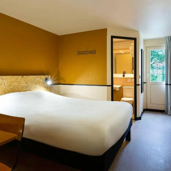 Greet Hôtel Villeneuve la Garenne - rénové – hotel w mieście Villeneuve-la-Garenne