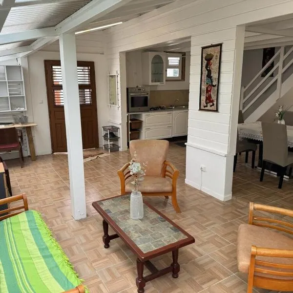 Villa lumineuse au Lamentin, hótel í Le Lamentin