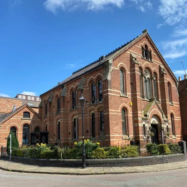 Boutique Chapel Apartment within City Walls, hotel v destinaci Chester