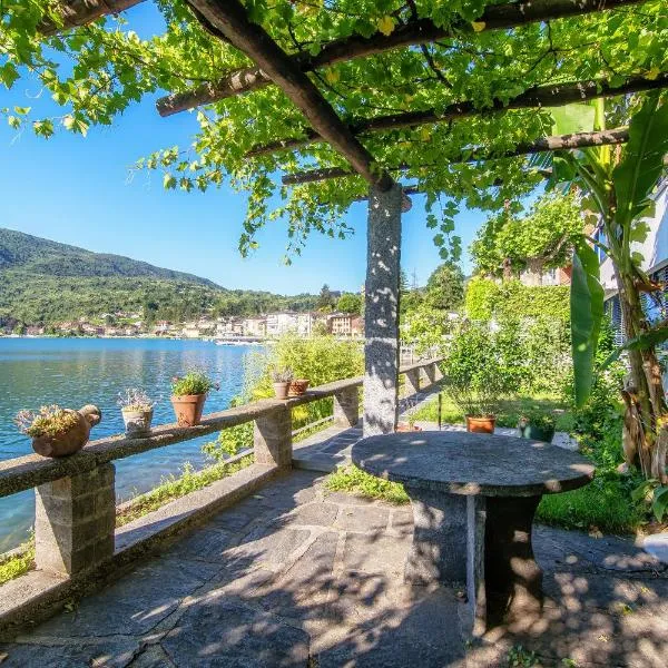 La Finestra Blu by Quokka 360 - Amazing Lake View, hotel em Ponte Tresa